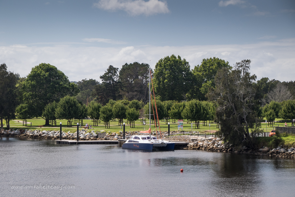 Take It Easy at Moruya