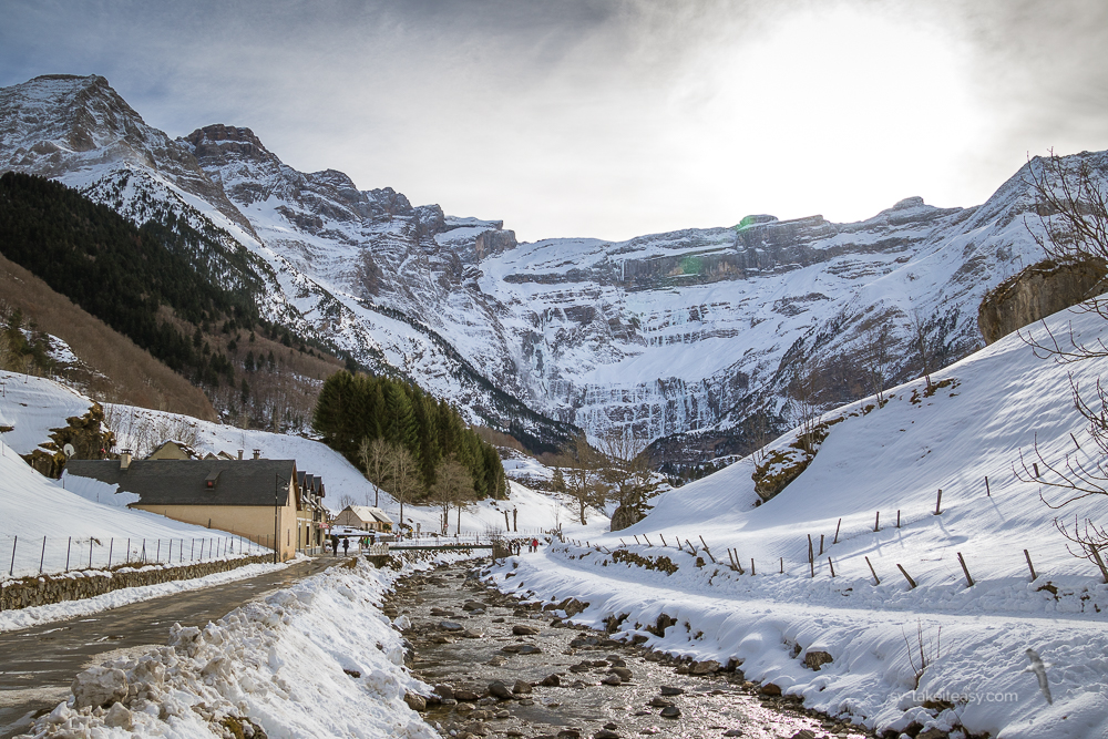 Cirque de Gavarnie in winter