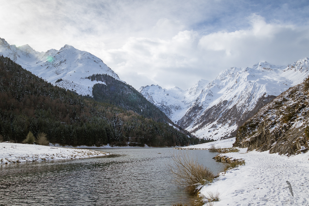 Lac d'Estaing in winter