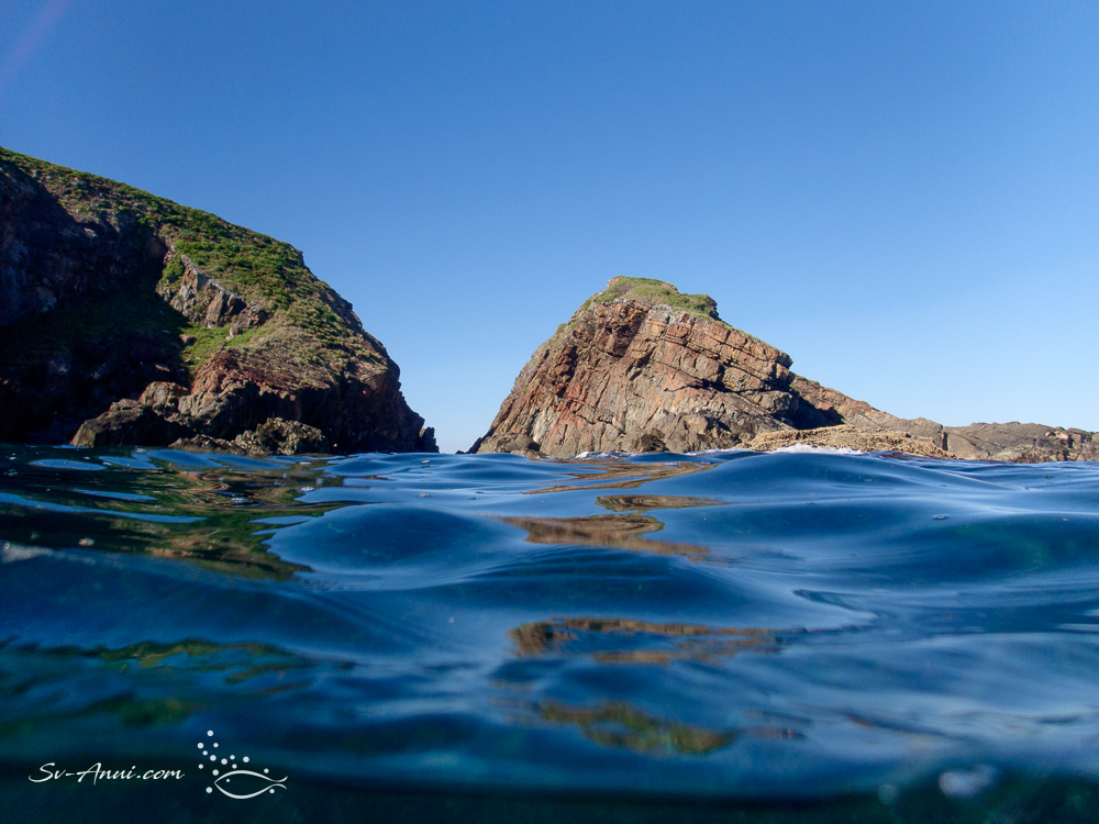 SW Solitary or Groper Island from the water