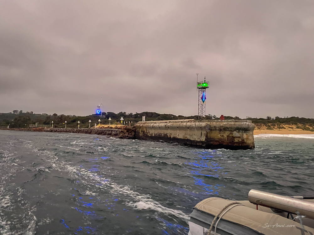 Leaving Lakes Entrance