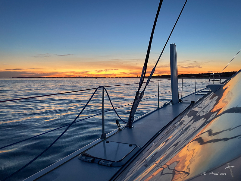 Sunset off the beach at Queenscliff